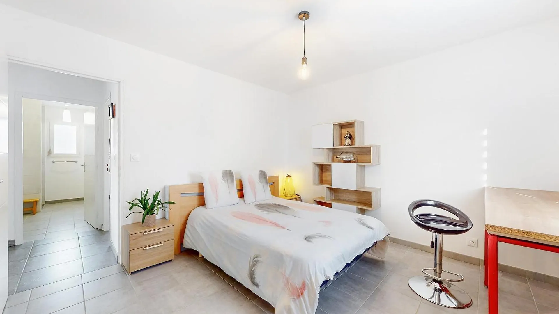 2 Bedroom Amazing Home In Landévant 0*,